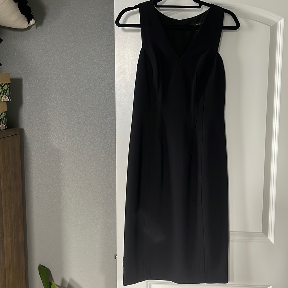 Banana republic black, midi dress, V-neck, pencil- size 6 - Picture 2 of 7